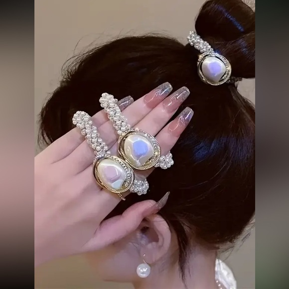 Beautiful Faux Pearl Hair Tie - Picture 2 of 11